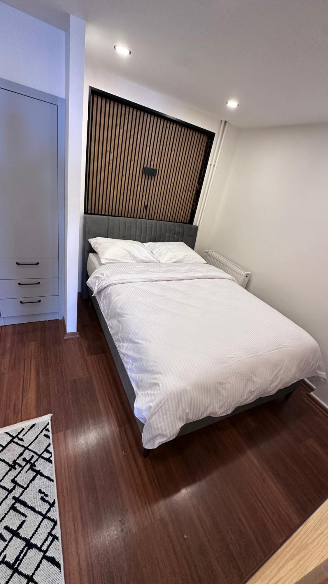 Apartament Golden Wood